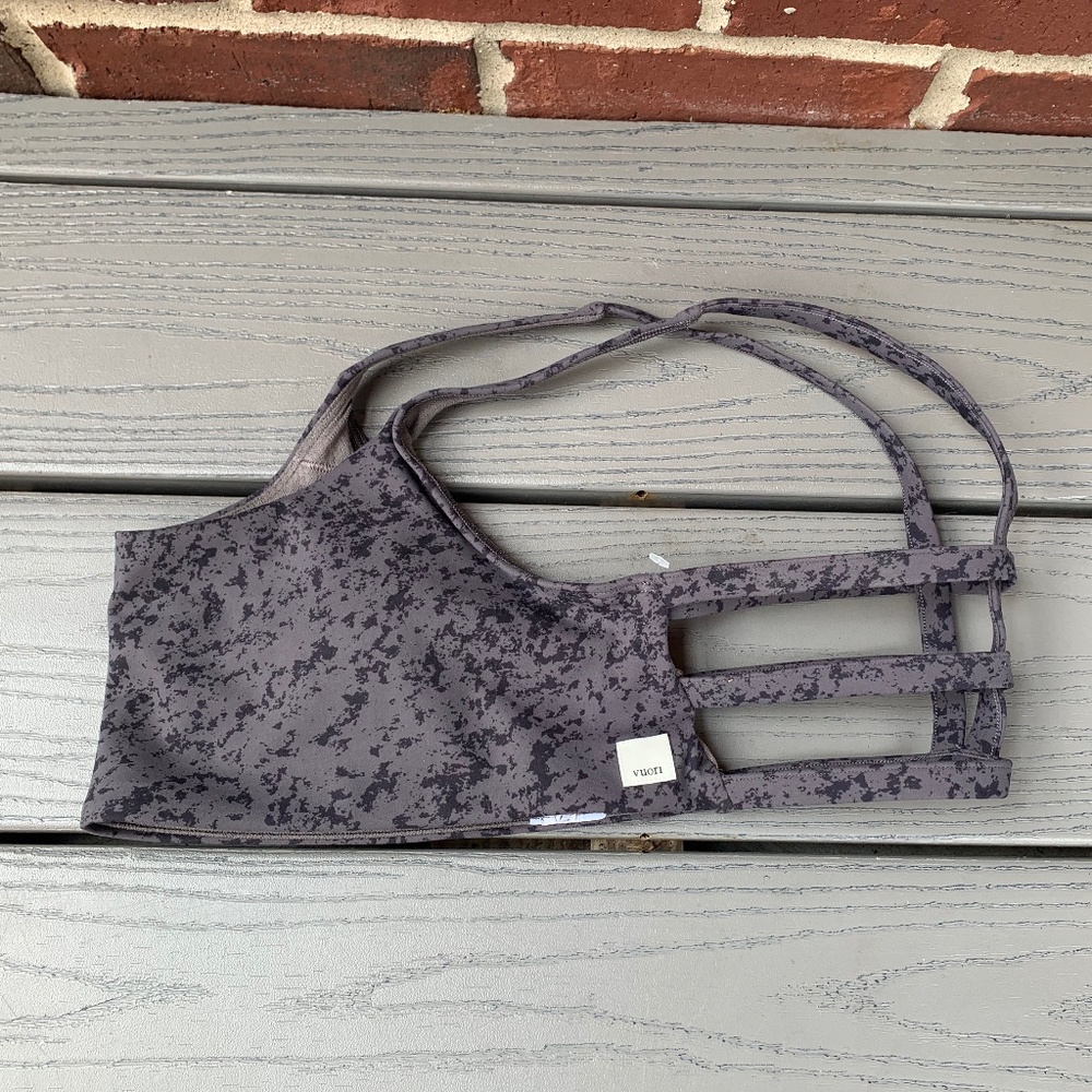 Vuori Pose Plyo Tank and Vuori Yosemite Sports Bra - Picture 10 of 14